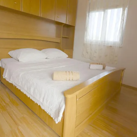 Apartman Marica With Swimmingpool Kakma