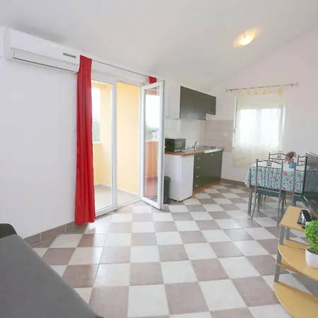 Apartman Marica With Swimmingpool Kakma