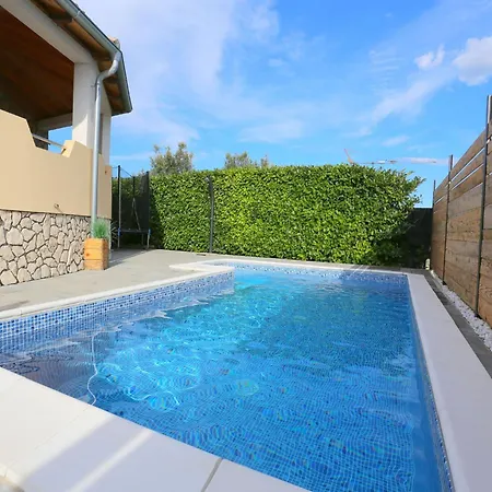 Marica With Swimmingpool Apartman Kakma