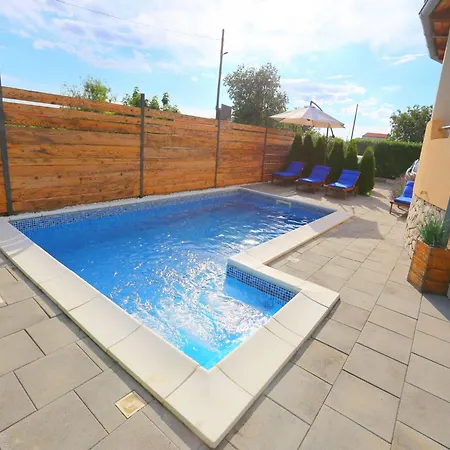 Marica With Swimmingpool