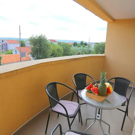 Apartman Marica With Swimmingpool Kakma