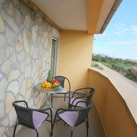 Marica With Swimmingpool Apartman Kakma